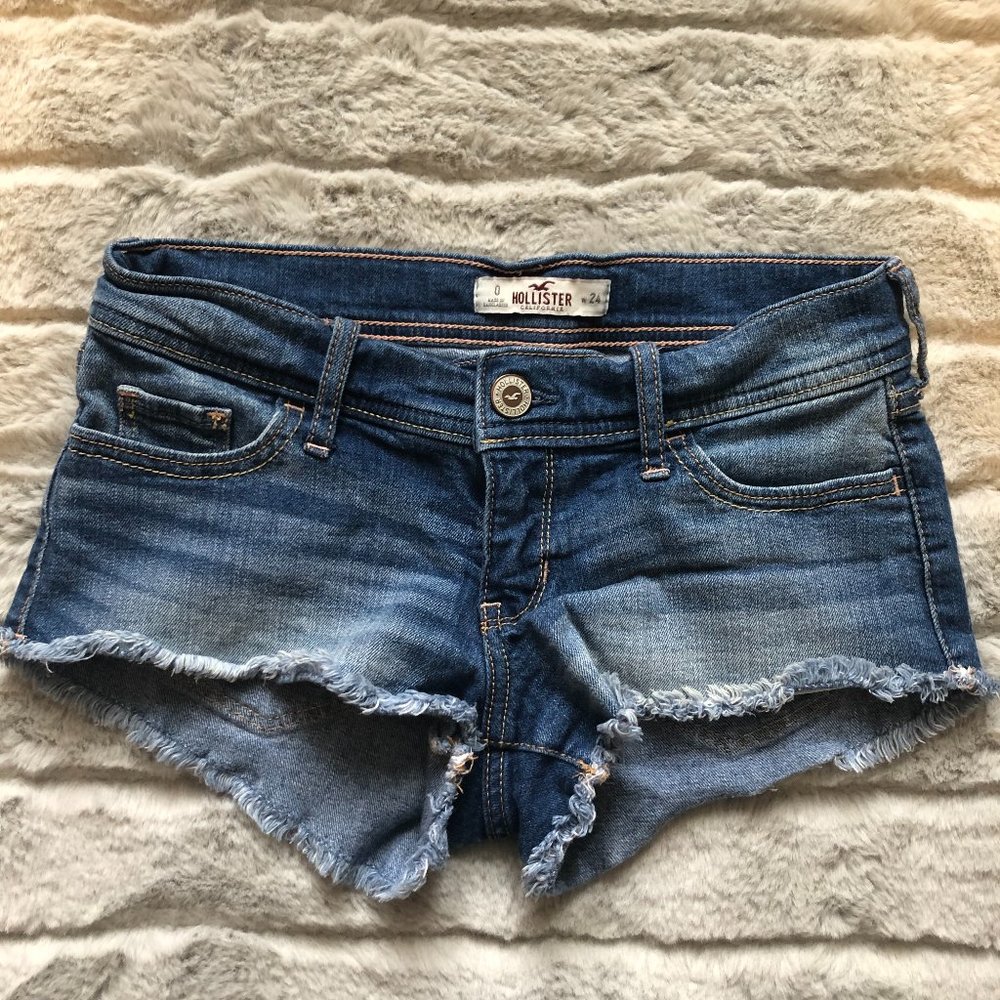 HOLLISTER LOWRISE DENIM SHORT - SIZE 24
